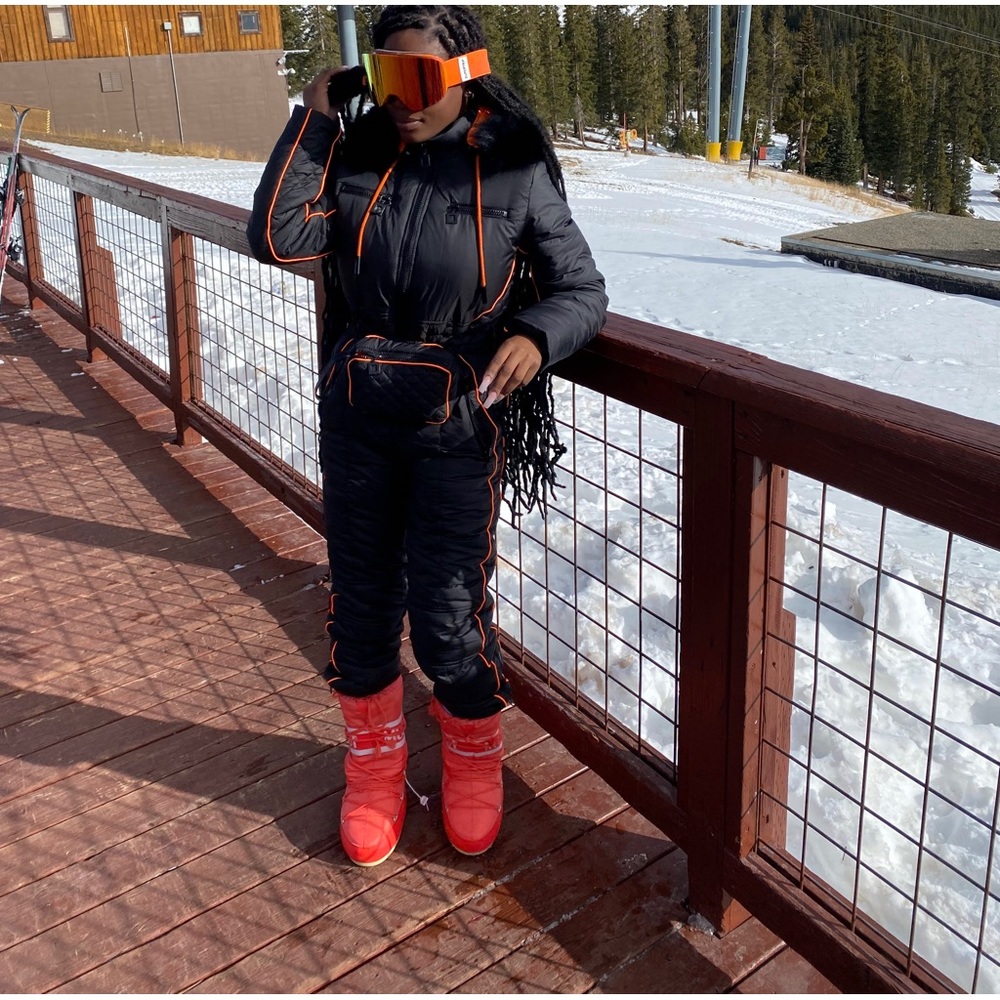 Custom snowsuit - Picture 2 of 3